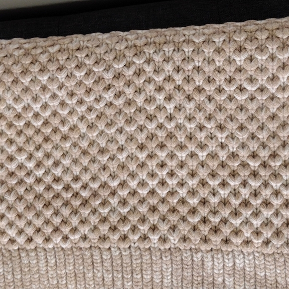 Banana Republic Merino Popcorn Stitch Scarf - Picture 5 of 5